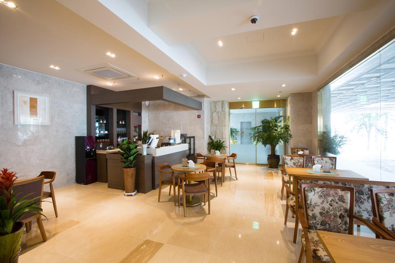 Dong Gyeong Hotel Tongyeong Bagian luar foto