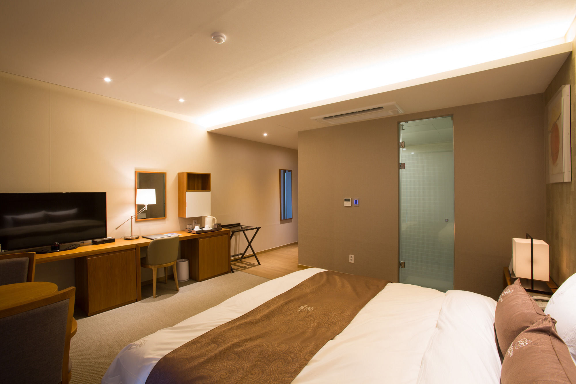 Dong Gyeong Hotel Tongyeong Bagian luar foto