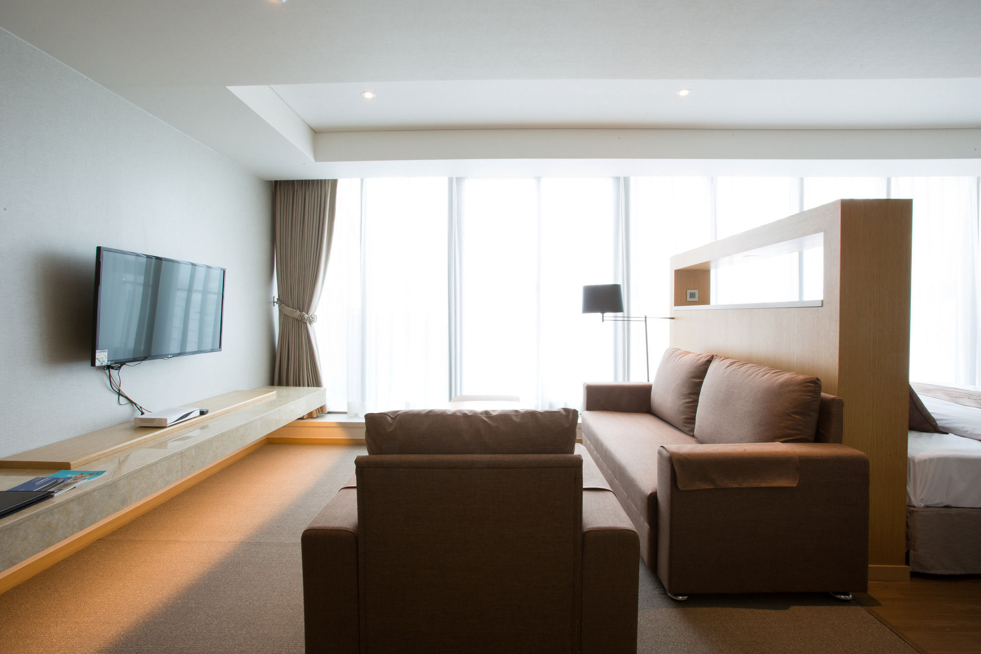Dong Gyeong Hotel Tongyeong Bagian luar foto