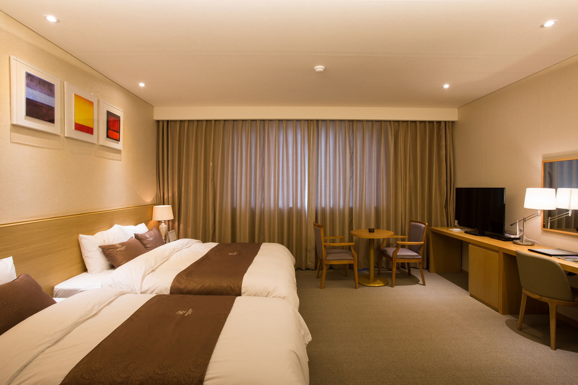 Dong Gyeong Hotel Tongyeong Bagian luar foto