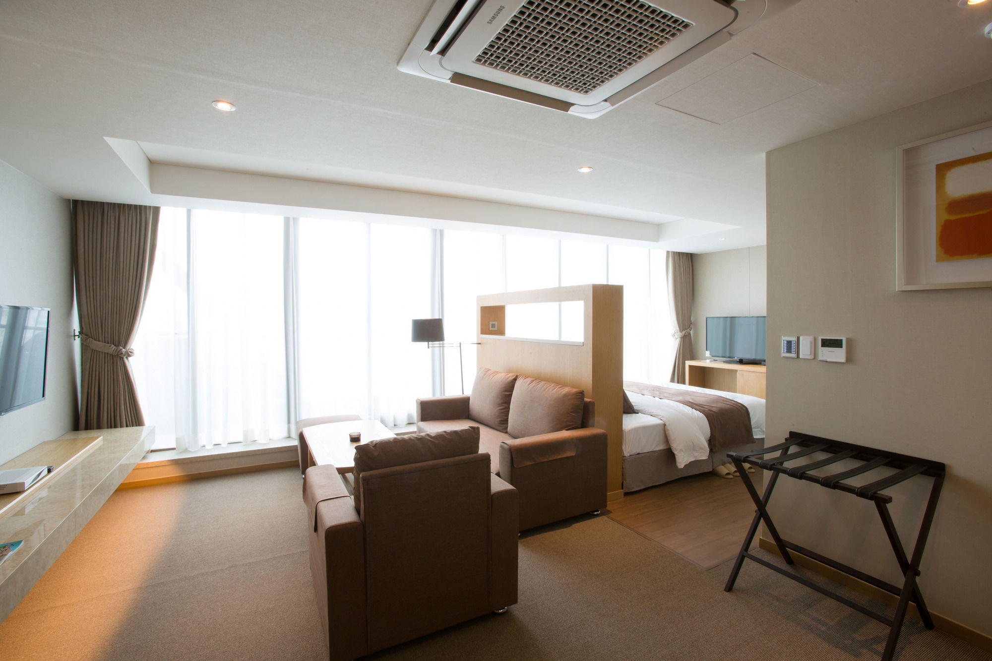 Dong Gyeong Hotel Tongyeong Bagian luar foto