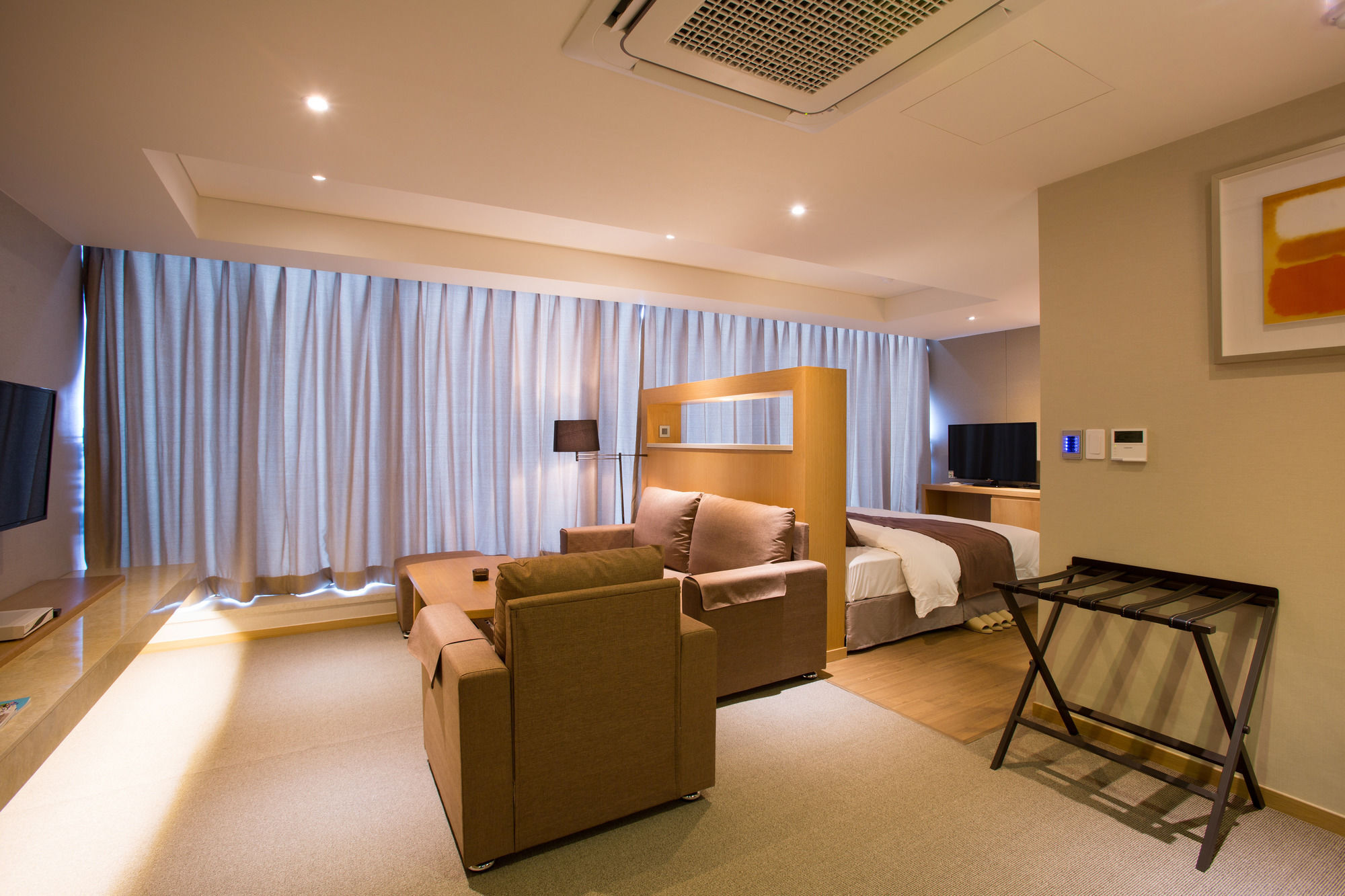 Dong Gyeong Hotel Tongyeong Bagian luar foto