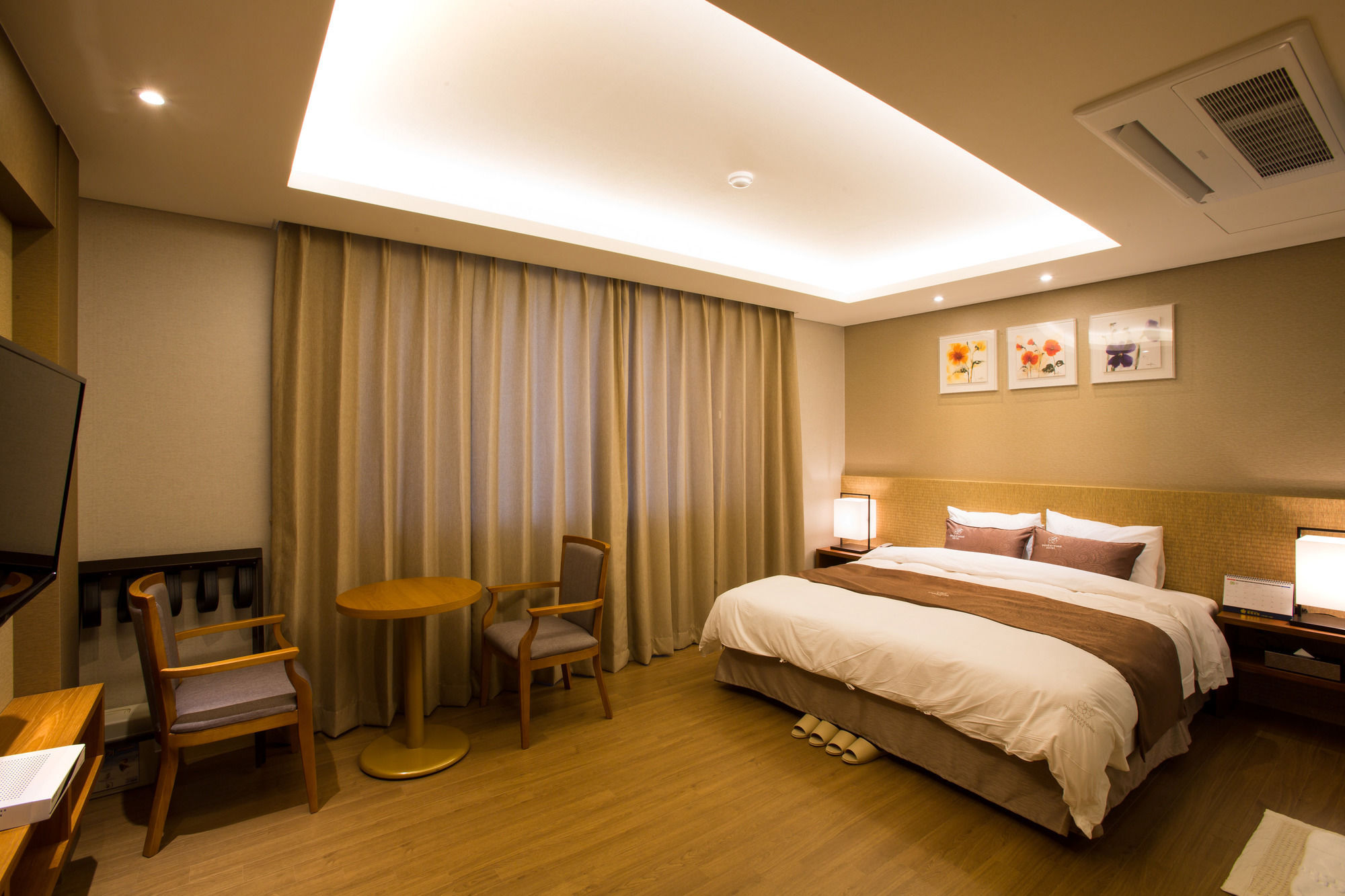 Dong Gyeong Hotel Tongyeong Bagian luar foto