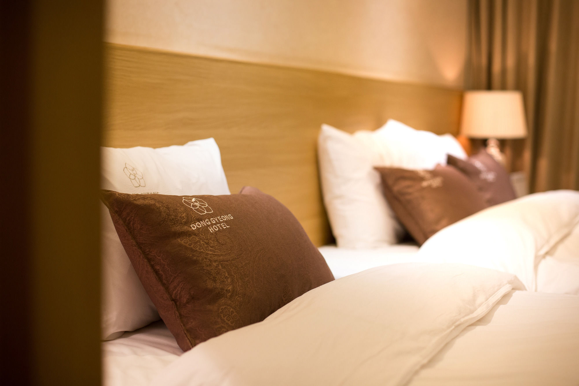 Dong Gyeong Hotel Tongyeong Bagian luar foto