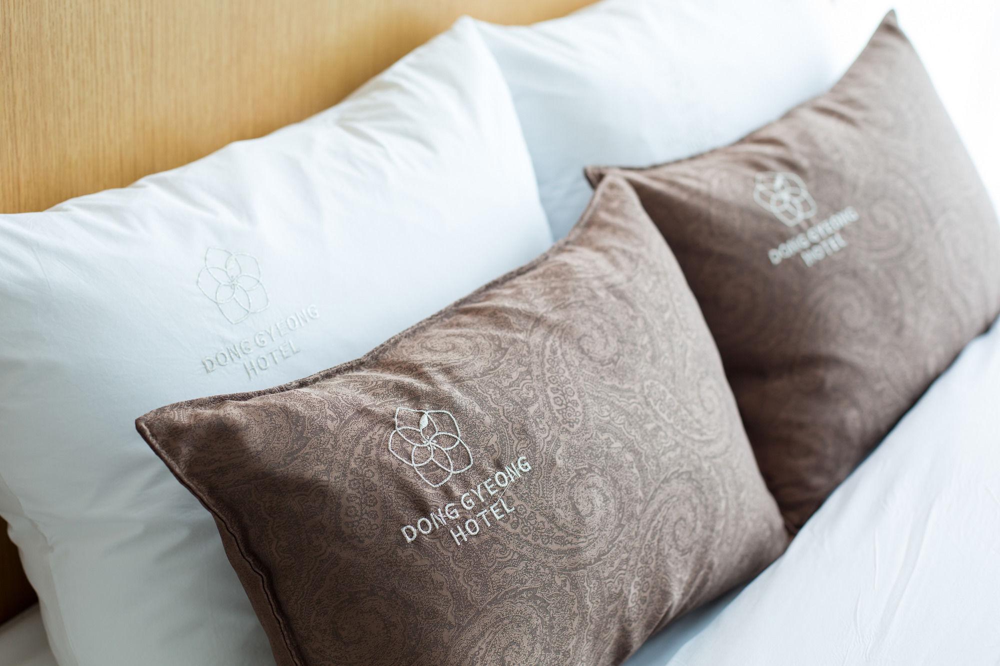 Dong Gyeong Hotel Tongyeong Bagian luar foto