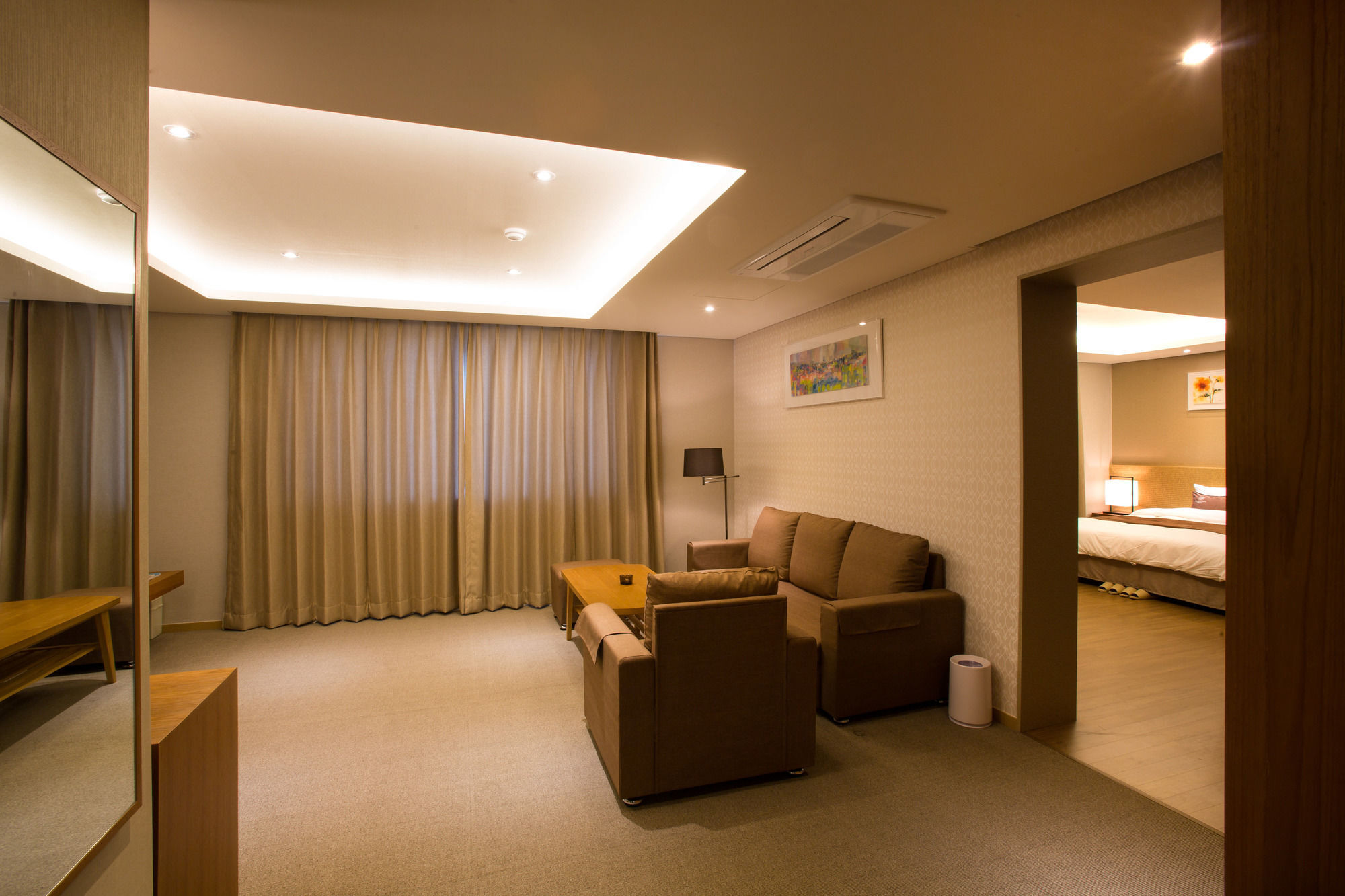 Dong Gyeong Hotel Tongyeong Bagian luar foto